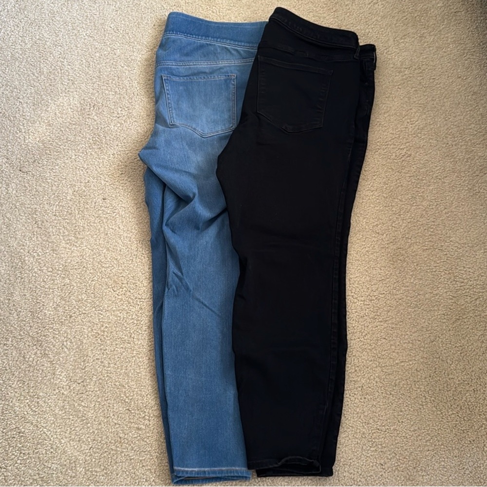 Old Navy jeans a set of 2